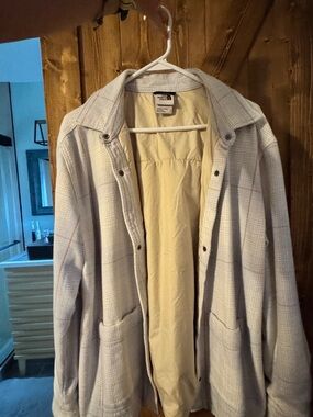 The North Face Women’s oversized Light Gray Quilted Jacket